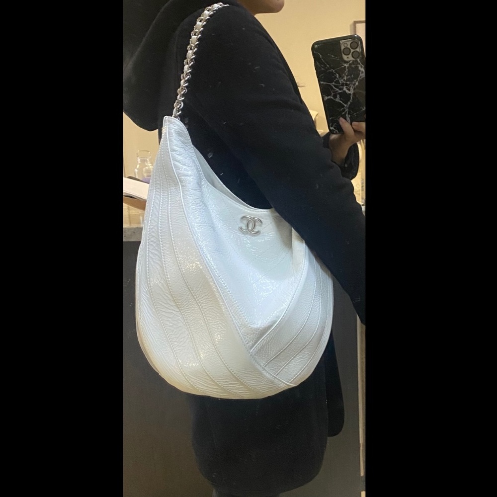 Chanel Droplet Hobo - Picture 13 of 17